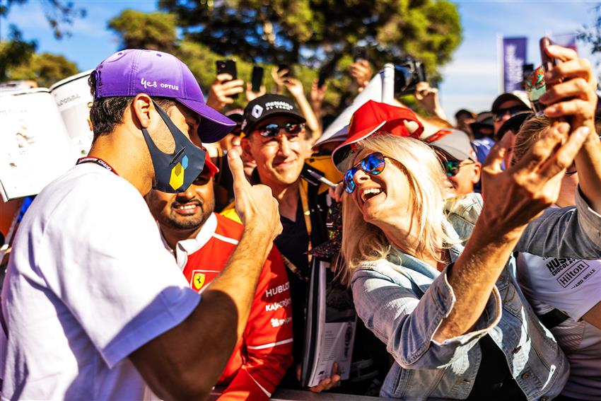 Fun F1 race fans